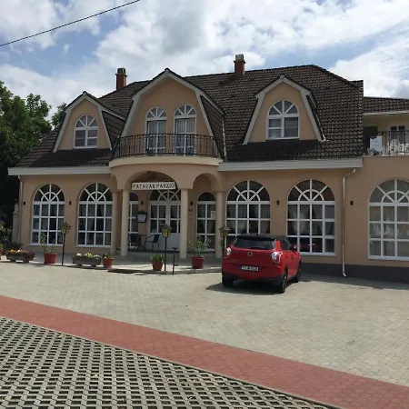 Patavar Panzio Etterem 3*