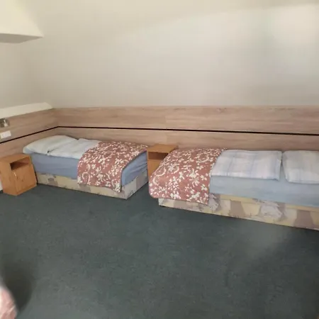 Patavar Panzio Etterem Bed & Breakfast
