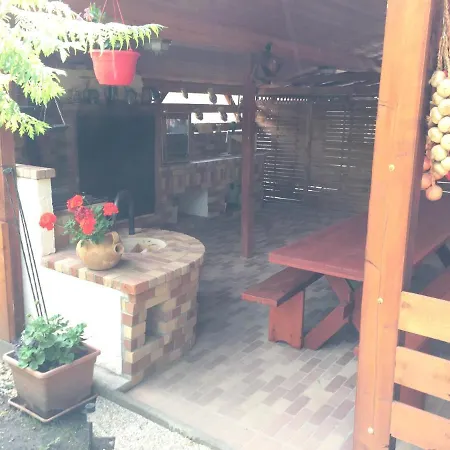 Patavar Panzio Etterem Bed & Breakfast 3*