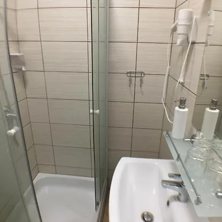 Patavar Panzio Etterem 3* Gyongyospata