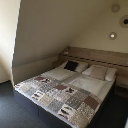 Bed & Breakfast Patavar Panzio Etterem Gyongyospata