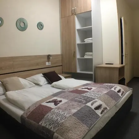 Bed & Breakfast Patavar Panzio Etterem