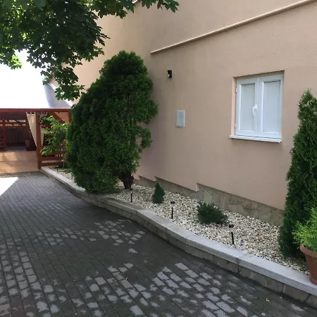 Bed & Breakfast Patavar Panzio Etterem Gyongyospata