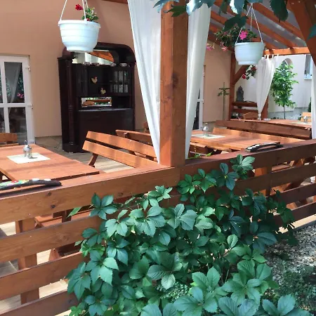 Patavar Panzio Etterem 3*