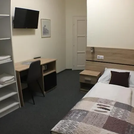 Patavar Panzio Etterem Bed & Breakfast 3*