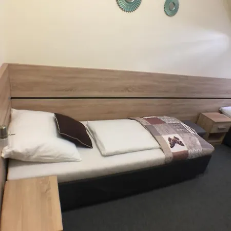 Patavar Panzio Etterem Bed & Breakfast