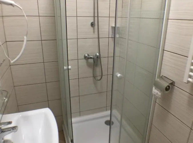 فندق مبيت وإفطار Patavar Panzio Etterem