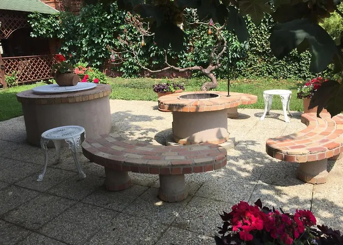 Patavar Panzio Etterem Gyongyospata