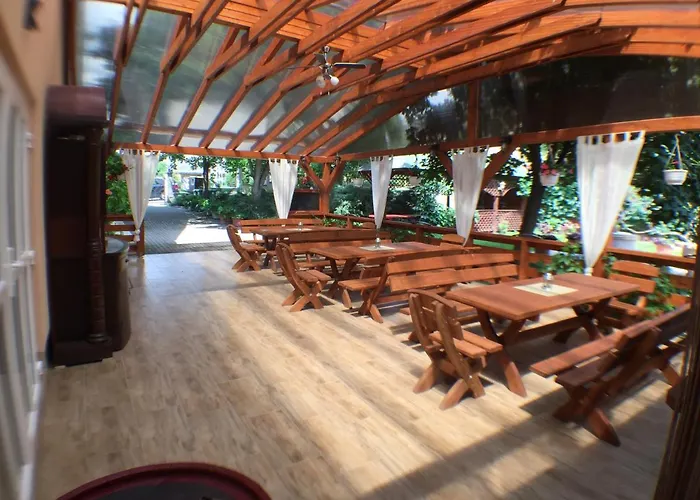 Patavar Panzio Etterem فندق مبيت وإفطار