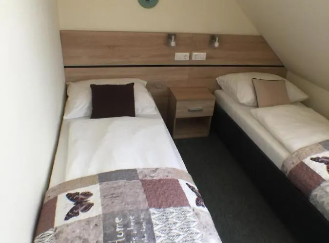 Patavar Panzio Etterem Gyongyospata