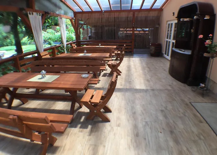 Patavar Panzio Etterem فندق مبيت وإفطار