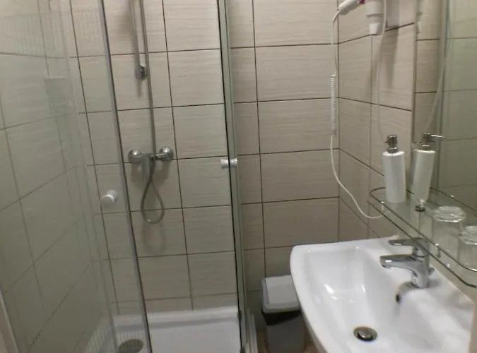 Patavar Panzio Etterem Gyongyospata