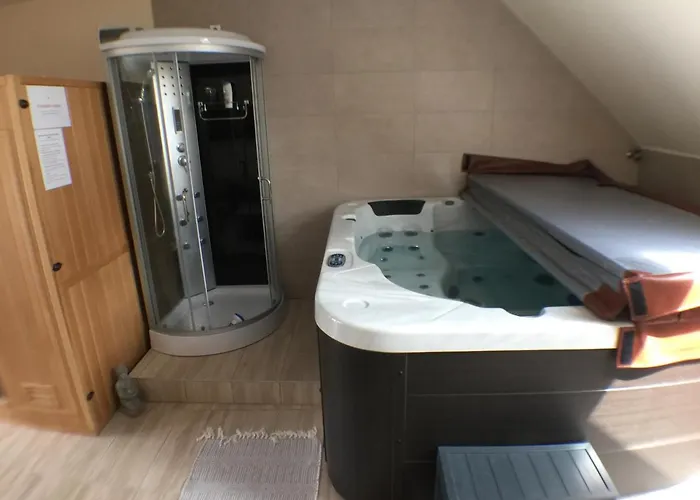 Patavar Panzio Etterem فندق مبيت وإفطار