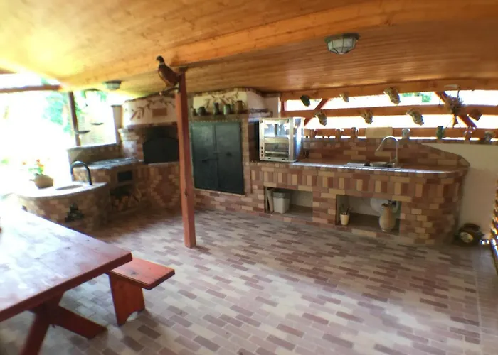 Patavar Panzio Etterem فندق مبيت وإفطار