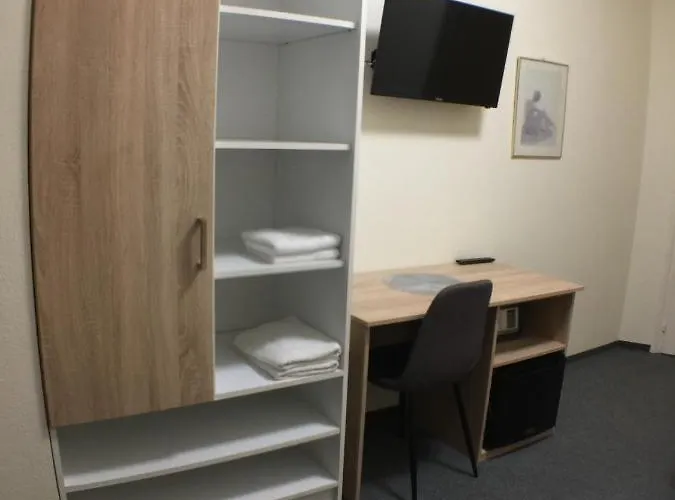 Patavar Panzio Etterem فندق مبيت وإفطار