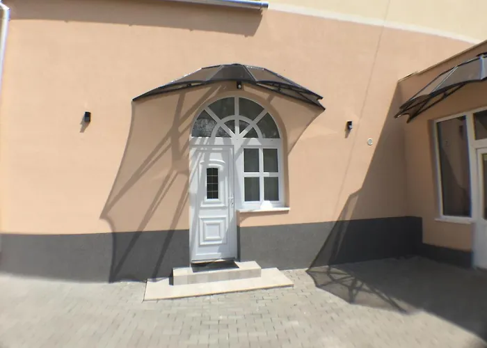 Patavar Panzio Etterem فندق مبيت وإفطار